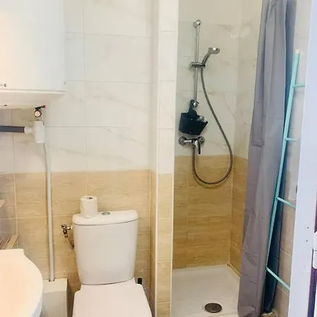 Studio Lumineux Avec Coin Nuit A Apartament